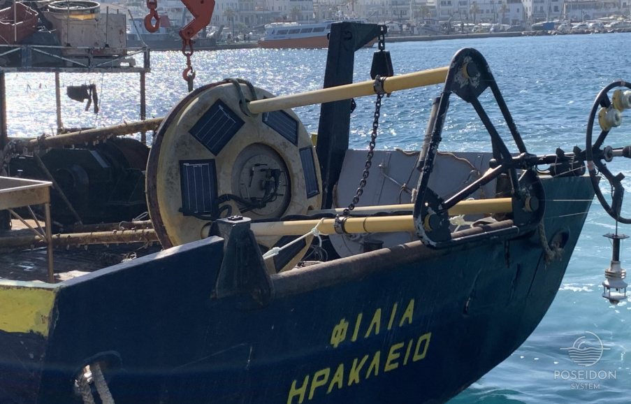 Buoy on R/V PHILIA’s deck 