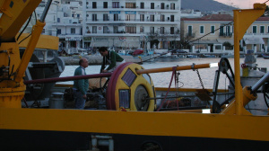 Break of the maintenance cruise, due to bad weather conditions (Tinos' port, December 2000)